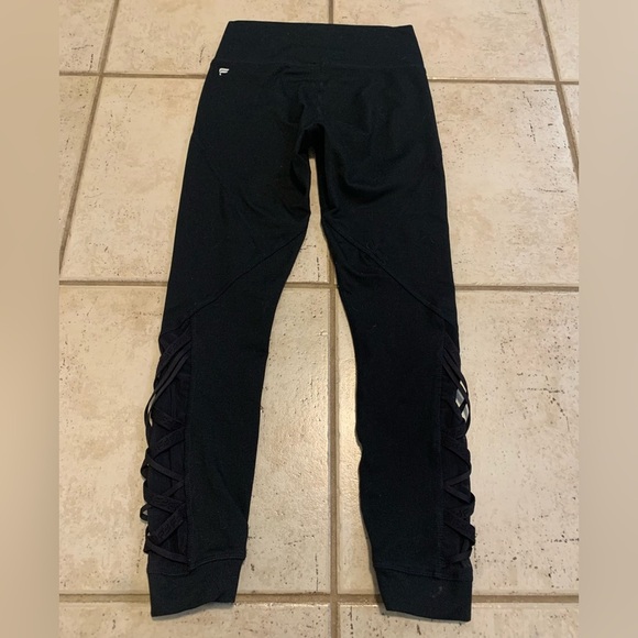 Fabletics Powerhold Black Capri Leggings with Lace-Up/Criss-Cross Detail - XS - Picture 6 of 7